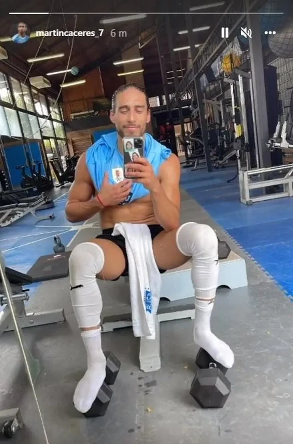 La foto que subió Martín Cáceres entrenando en el Complejo Celeste bajo las órdenes de Diego Alonso