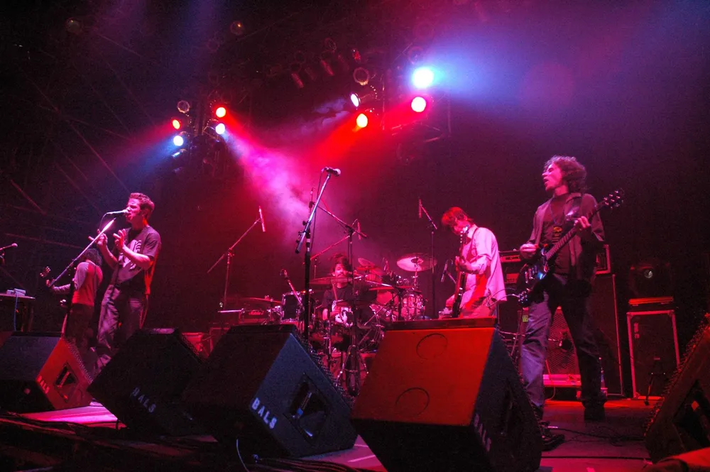 Presentan Puro Humo en el Teatro de Verano.