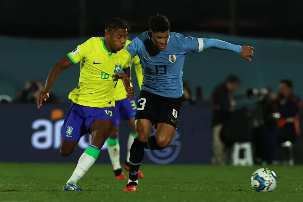 Maxi Araújo fue imparable por la banda