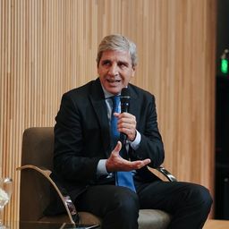 La tensión global ya golpea a la Argentina: se despertó el dólar y el riesgo país se acerca a los 600 puntos