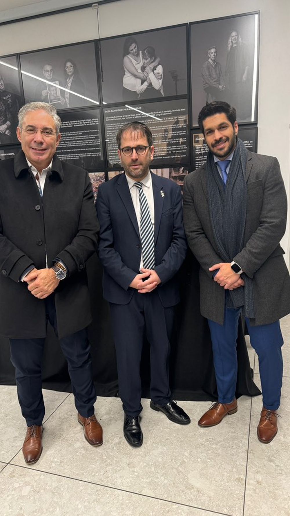 Andrés Ojeda y Robert Silva en el acto por los 30 años del atentado contra la AMIA