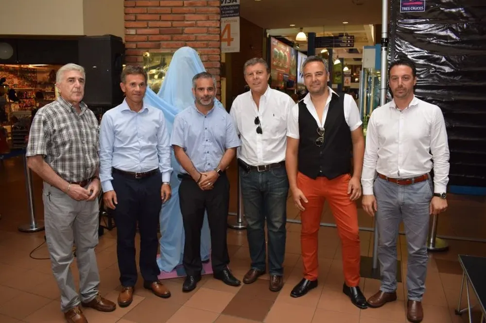 Victor Porratti, Marcelo Lombardi, Oscar Curutchet, Ruben Tribucio, Alberto Saravia y Pablo Cusnir