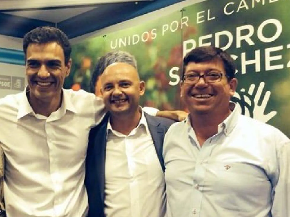 Pedro Sánchez (izquierda) y Paco Salazar (derecha), en un meeting en Dos Hermanas en 2017