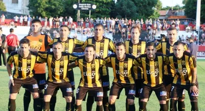 La camiseta de Guaraní era igual a la de Peñarol
