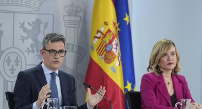Félix Bolaños y Pilar Alegría tras la reunión del Consejo de Ministros