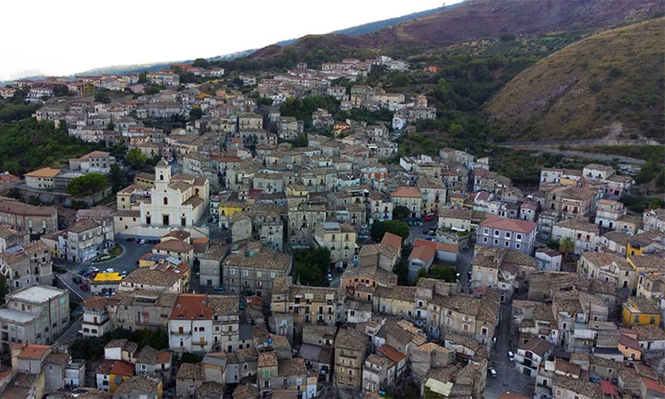 Lungro, el pueblo de Italia que tiene su propia yerba y fiesta del mate.&nbsp;