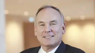 Dennis Nally, presidente de PWC International