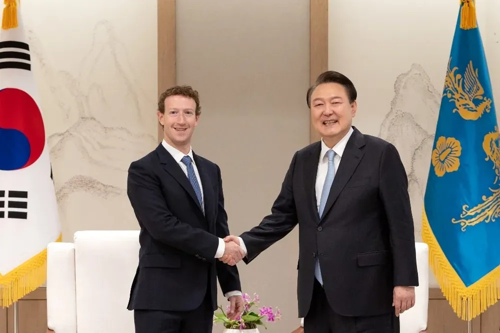 Mark Zuckerberg este jueves en Seúl, Corea del Sur, donde fue recibido por el presidente de ese país Yoon Suk Yeol.