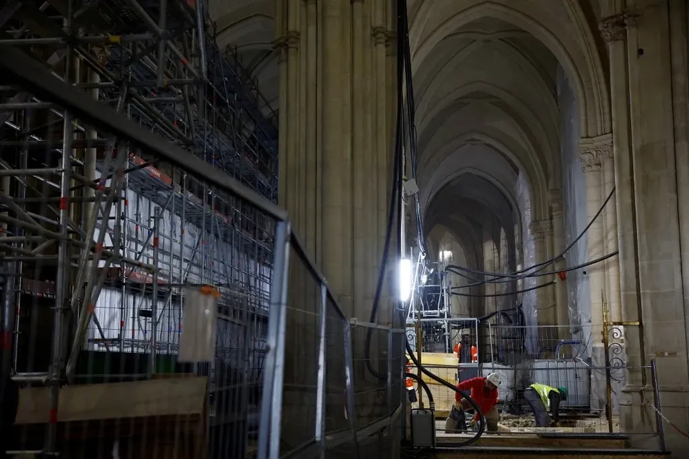 La catedral, que se incendió el 15 de abril de 2019, está siendo restaurada y reabrirá sus puertas el 8 de diciembre de 2024.
