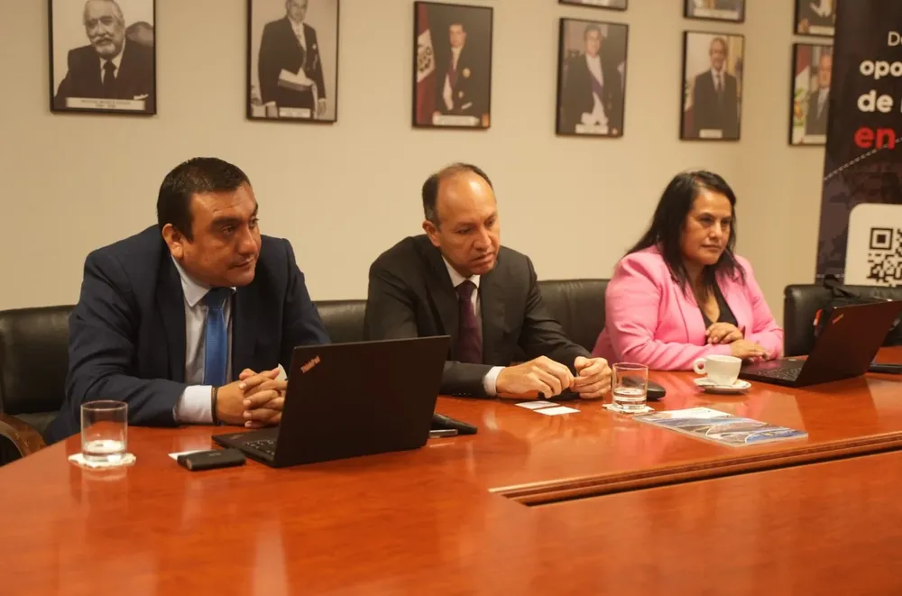 Funcionarios de Perú en busca de inversiones en Infraestructura.