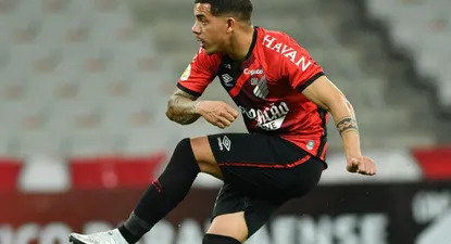 David Terans con su nueva camiseta, la de Athletico Paranaense