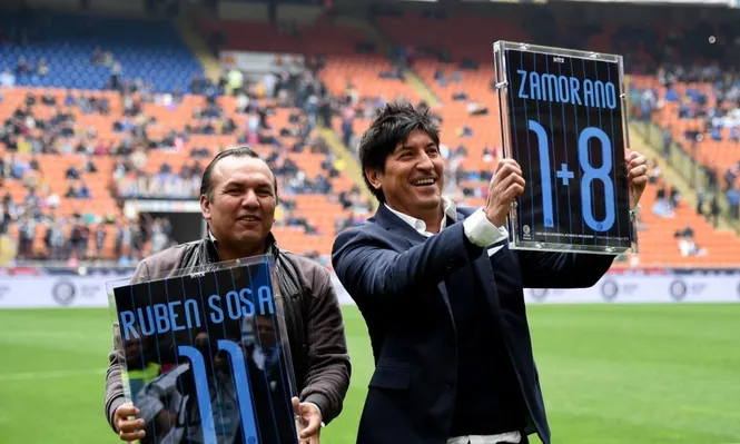 Ruben Sosa en un homenaje de Inter junto a Iván Zamorano