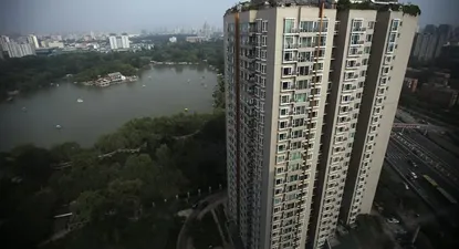 China- Vista de una villa privada construida en lo alto de un rascacielos de 26 pisos de viviendas, en Pekín