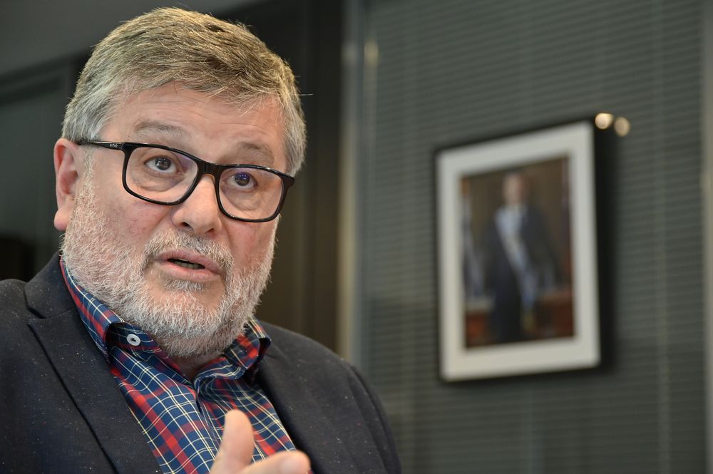 Sergio Pérez, director de la Oficina Nacional de Servicio Civil, durante la entrevista con El Observador