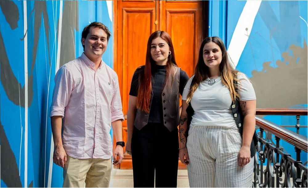 Bruno Marín, Martina Cabillón y María Belén Quintas en la universidad