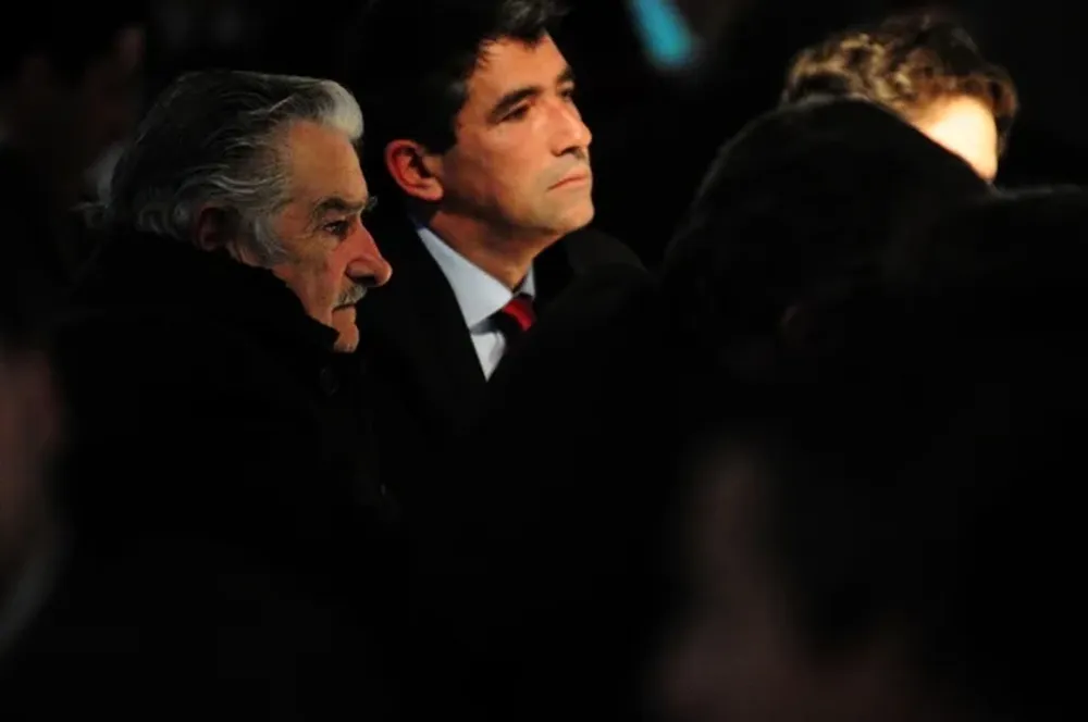 Martes 13. Mujica y Sendic en la cena de Uruguay 2030.