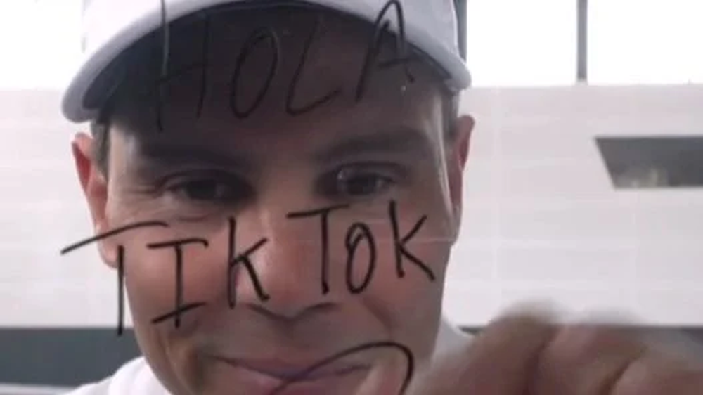Fotograma del primer vídeo de Rafa Nadal en TikTok.