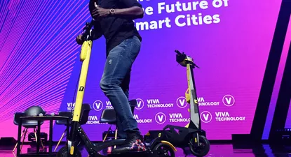 Usain Bolt lanza una empresa de monopatines eléctricos en París