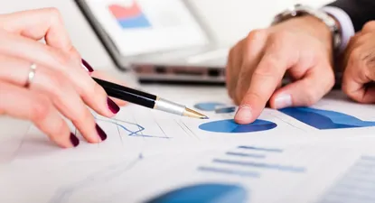 El Observador | oficina,-oficinistas,-empleados,-papeles,-documentos,-manos,-trabajadores,-mujeres,-computadoras_20170901144712_991.webp