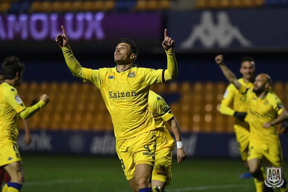 Xisco festeja un gol en Alcorcón
