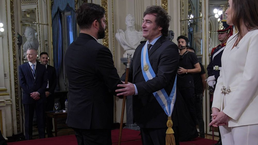Javier Milei y Gabriel Boric el pasado 10 de diciembre, en la ceremonia de asunción del presidente argentino
