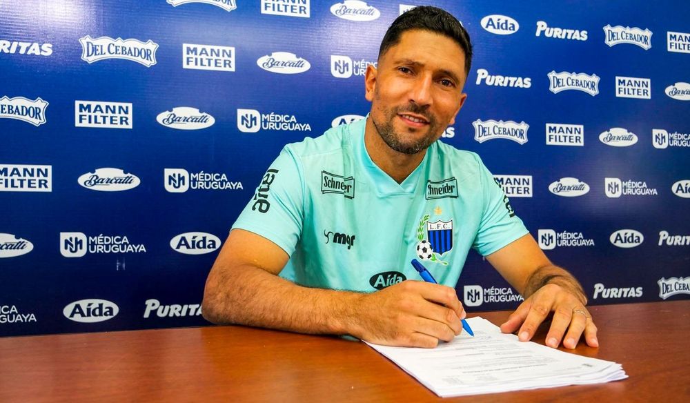 Martín Campaña firmó contrato con Liverpool