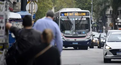 Avenida 18 de Julio es uno de los lugares más transitados por compradores durante el Día del Centro