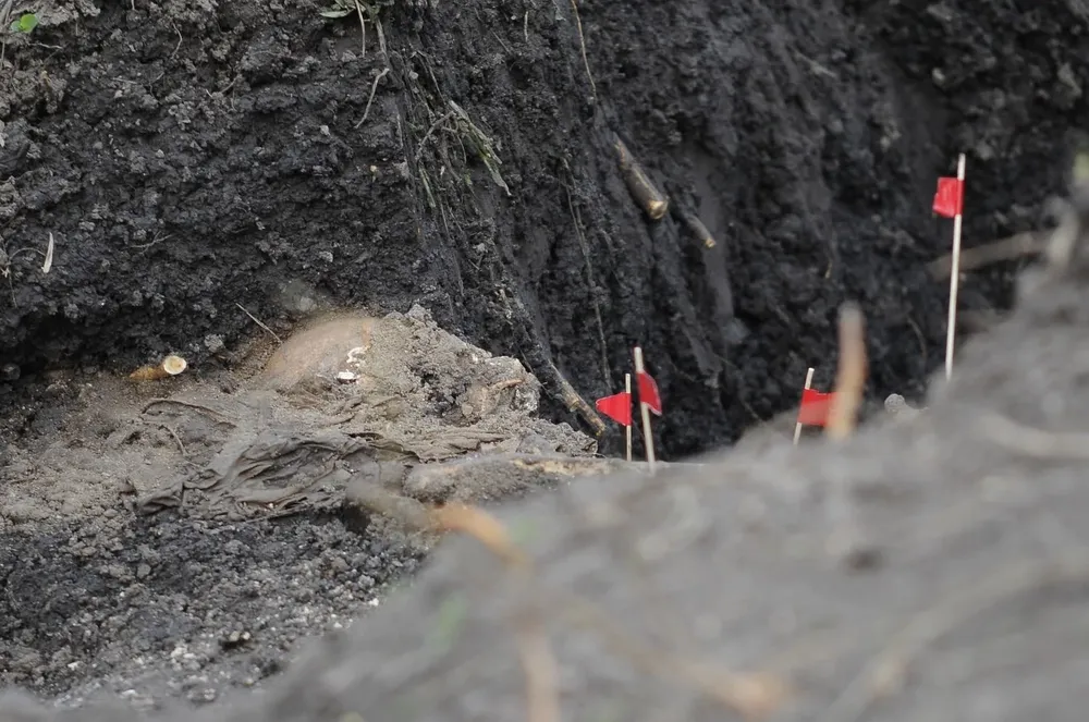 Excavaciones en el Batallón 13.