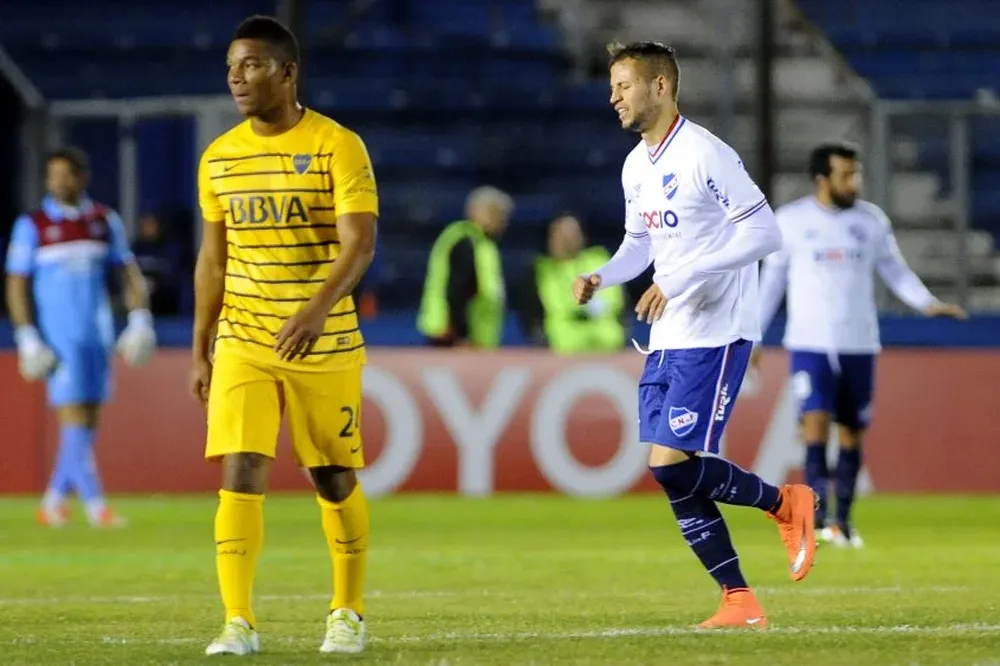 Nicolás López lesionado ante Boca Juniors
