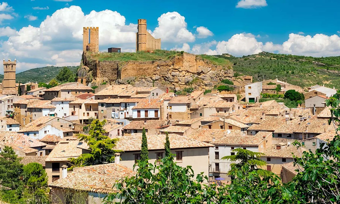 Uncastillo, un pueblo medieval emplazado en Aragón, España.&nbsp;