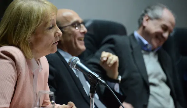 El FA y los esquivos electores  de centro