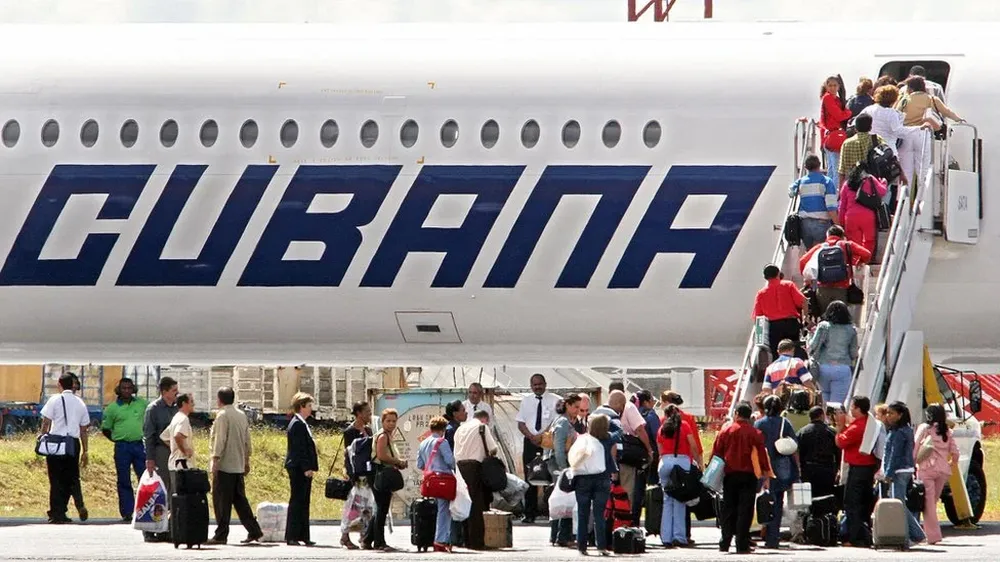 Cubana de Aviación es una empresa estatal del gobierno de la isla.