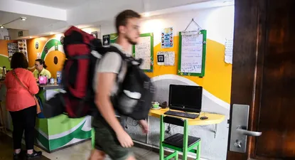 Hostels proponen que se deje entrar a turistas que se hayan curado de covid-19