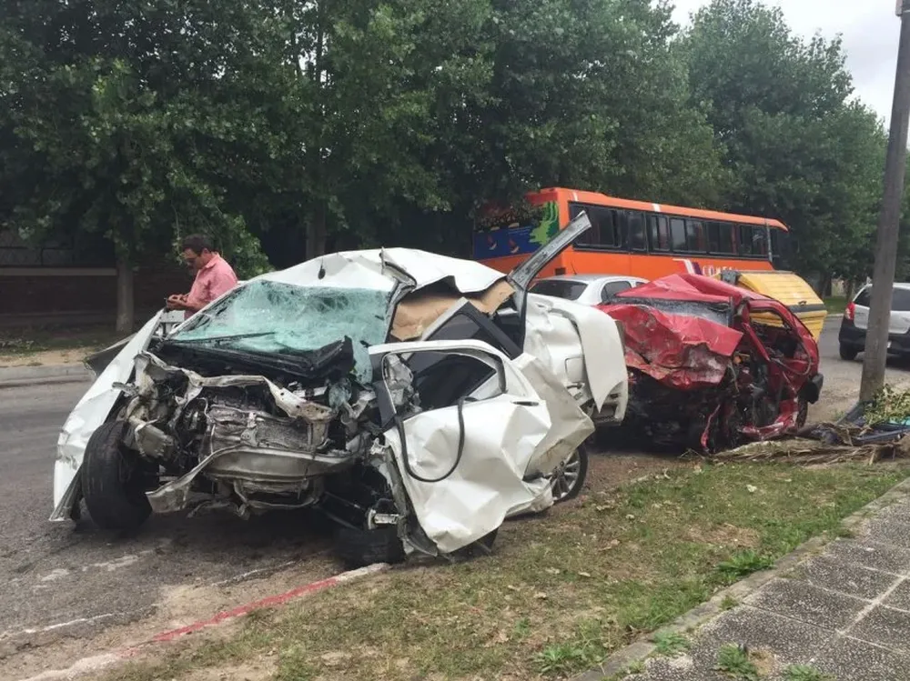 Los restos de los vehículos accidentados fueron trasladados a la Seccional Policial de Libertad.