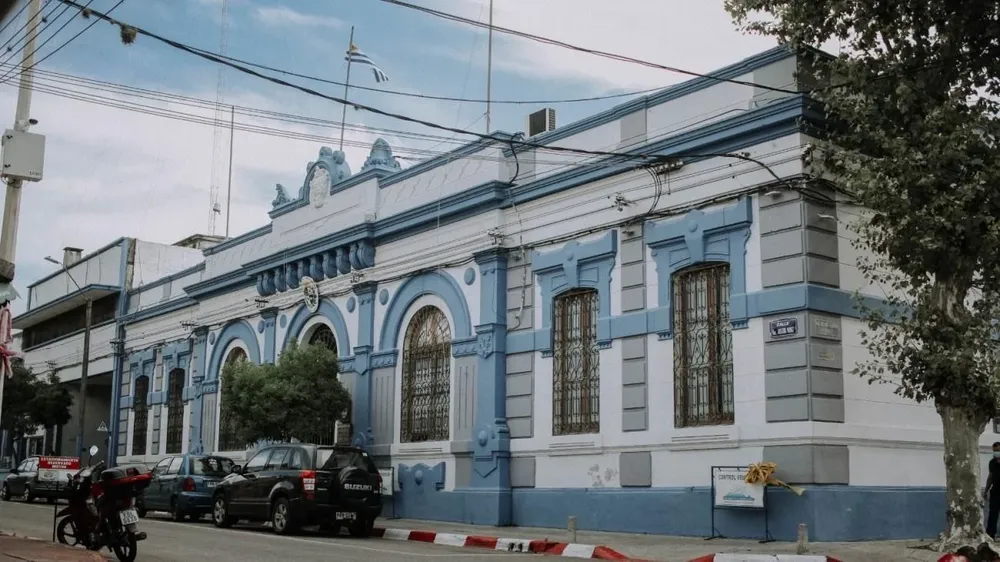 Fachada de la Intendencia de Cerro Largo. Archivo