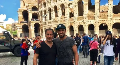 Maxi Olivera junto a su padre, en una recorrida turística por Italia.