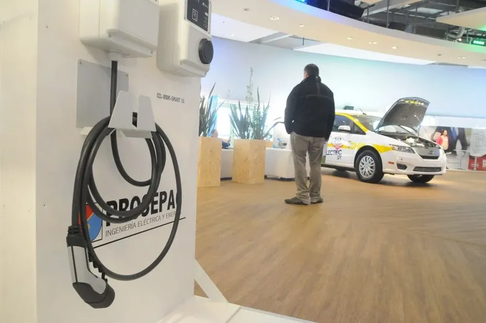 En octubre de 2016 se realizó la primera muestra de movilidad eléctrica en Uruguay. L. Carreño