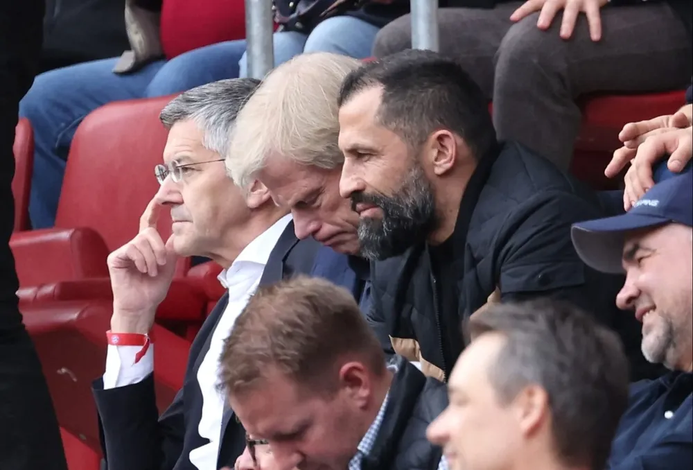 Oliver Kahn en la tribuna