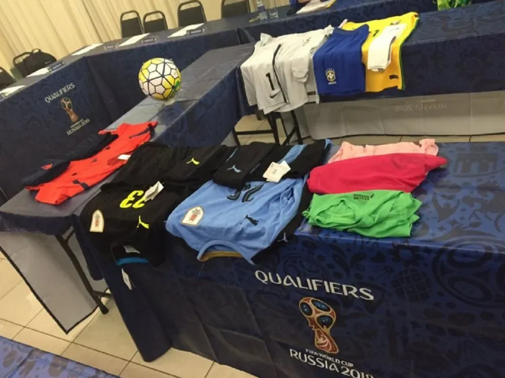 Las camisetas que usarán Uruguay y Brasil