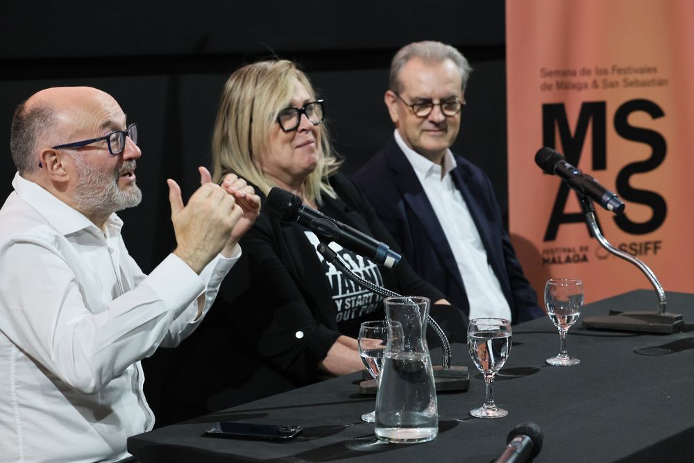 José Luis Rebordinos (director del Festival de San Sebastián), Gisella Previtali (presidenta de la ACAU) y Juan Antonio Vigar (director del Festival de Málaga)