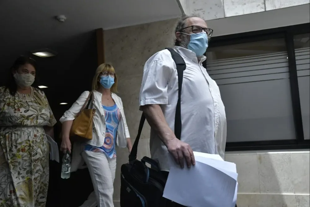 76 preguntas preparó Olesker para la interpelación