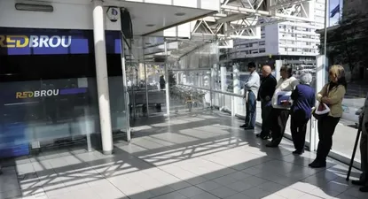 brou debio limitar extraccion de efectivo de sus cajeros y pagos con debito