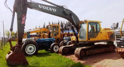 Mario Suhr rematará maquinaria vial y unidades de transporte