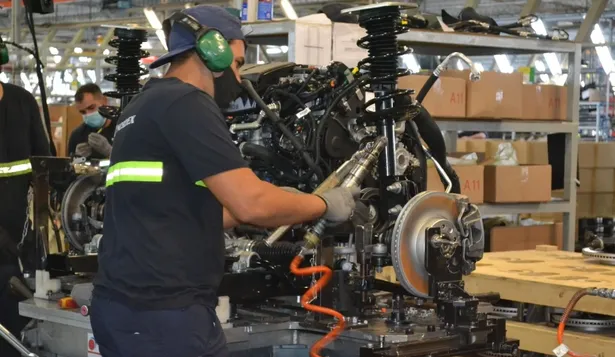 El empleo cayó en agosto y el mercado muestra signos de estancamiento