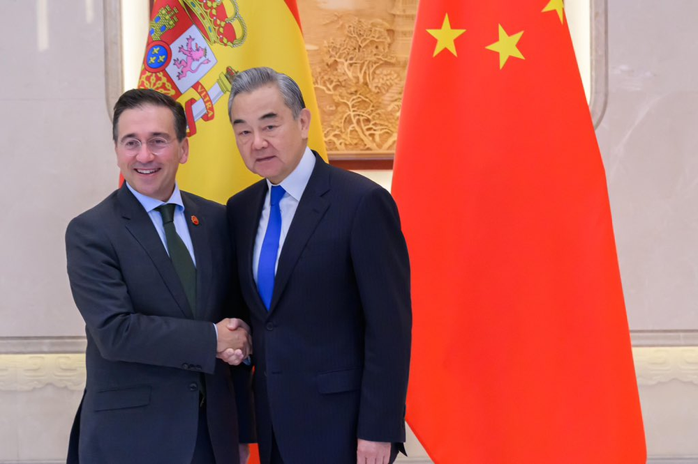 José Manuel Albares y Wang Yi