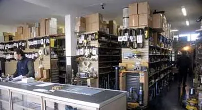 Mayor venta de autos chinos presiona a mercado de repuestos