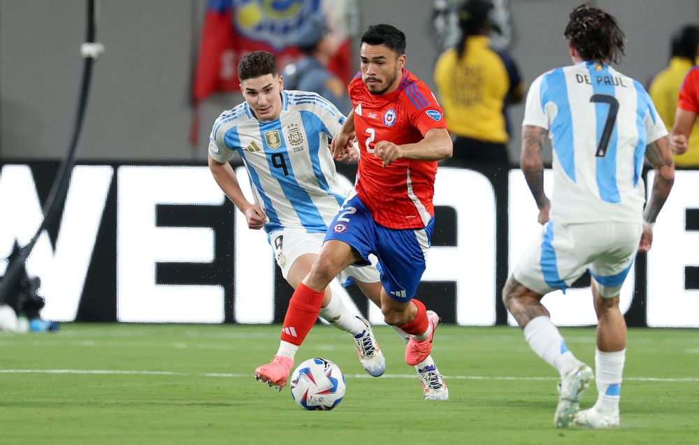 Gabriel Suazo y Julián Álvarez