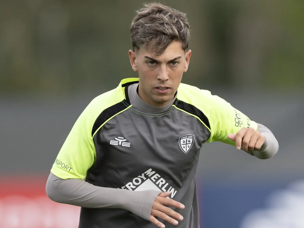 Agustín Albarracín fue presentado en Cagliari y ya entrenó