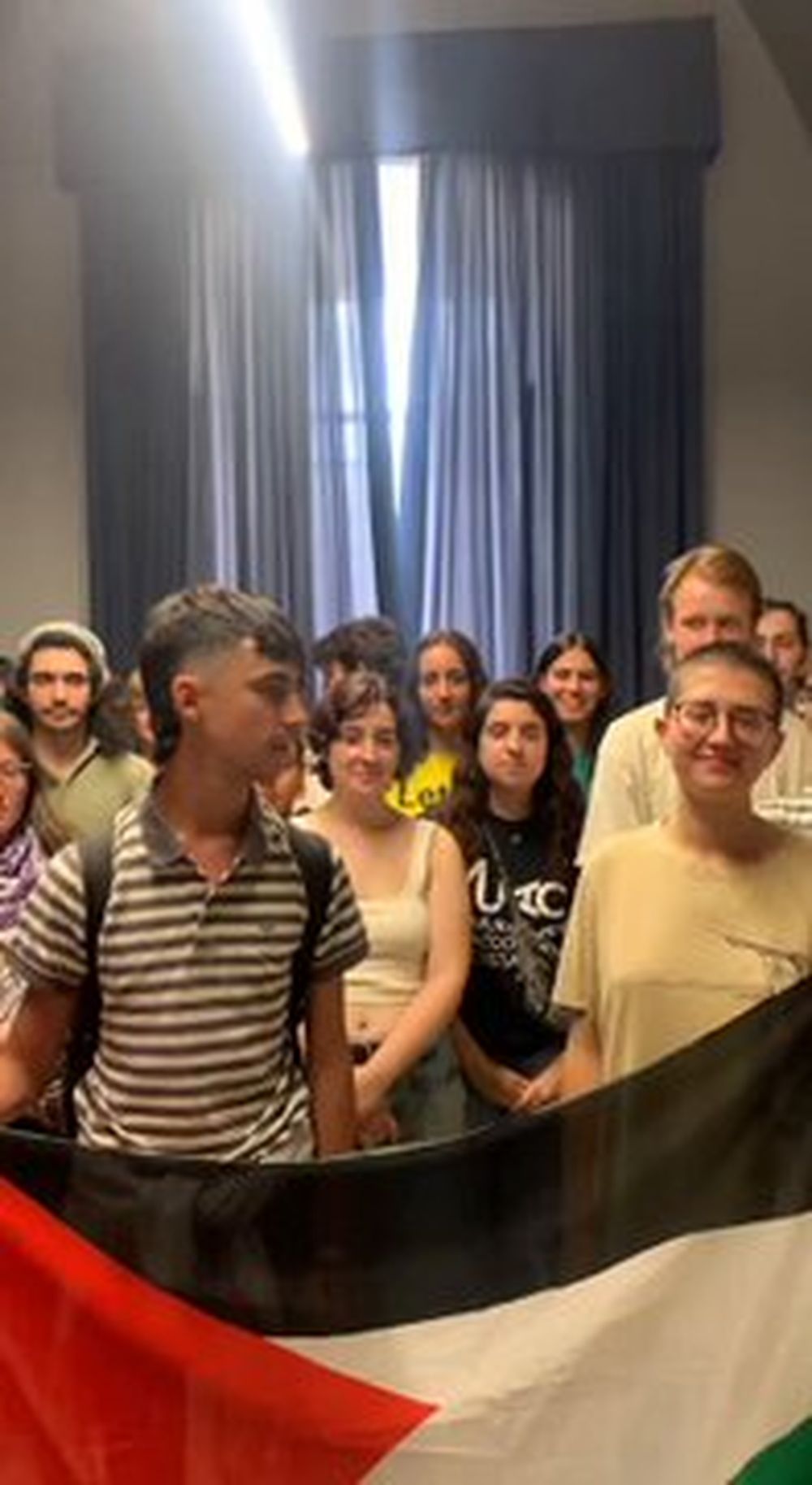Vídeo donde los estudiantes justifican la toma del Decanato de la Facultad de Filología&nbsp;