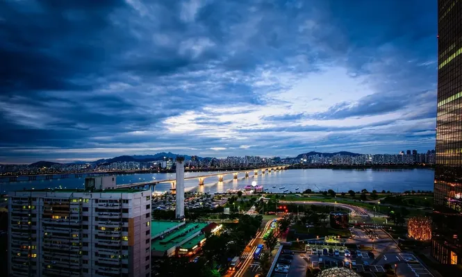 Bitna bajo el cielo de Seúl: palabras para destruir fronteras